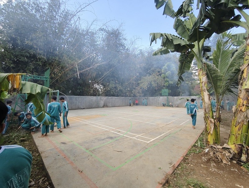 kegiatan jumat bersih bersama
